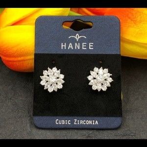 🌼 Flower Cubic Zirconia CZ Stud Earrings
